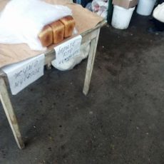 На базаре Шымкента по пятницам раздают бесплатно хлеб Бесплатный хлеб по пятницам