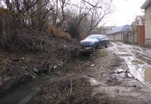 Небольшая улица в центре Шымкента напоминает декорации послевоенной разрухи Улица Мичурина в Шымкенте