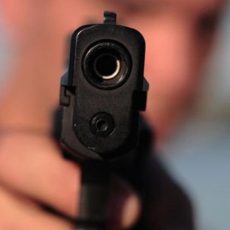 Вооружен и очень опасен Стрелок