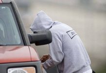 В Кентау у спящего водителя украли дорогой гаджет Полицейские Шымкента задержали автовора