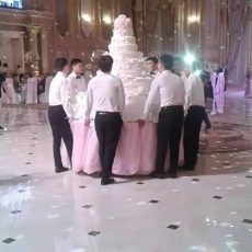 Эпопея свадебных тортов в Шымкенте продолжается