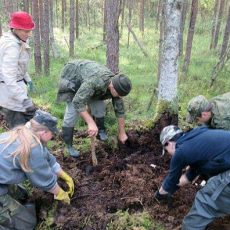 Важно! Поисковики разыскивают родных солдата из Ленгера ЮКО Поисковики в Псковской области