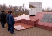 В «ПетроКазахстан Ойл Продактс» у воинов-афганцев сегодня выходной Перед Мемориалом погибшим воинам-афганцам