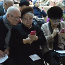21 марта в Шымкенте стартует курс «Аташки, апашки и смартфон» Курс "Аташки, апашки и смартфон"