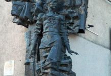 Герою Советского Союза, именем которой названа маленькая улочка в Шымкенте, исполнилось бы 95 лет Памятник Мельникайте в Тюмени