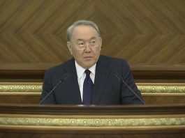 Назарбаев выступил с обращением