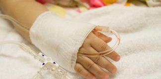 Швейные иглы в голове и кислота в меню: Малышку из ЮКО убивали в течение трех лет Швейные иглы в голове и кислота в меню: Малышку из ЮКО убивали в течение трех лет