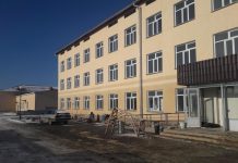 «Что за безобразие?»: Дархан Сатыбалды обрушился с критикой на чиновников Строительство школы в ЮКО