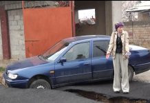 В шымкентском микрорайоне асфальт ушел из-под ног