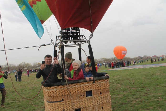 "Открытое небо" в Шымкенте - в фестивале воздушных шаров принимают участие шесть стран