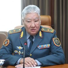 Генерал Сатов: «Армия — это не семья, тут никто сюсюкаться не будет!»