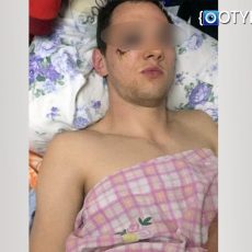 После избиения охранниками торгового центра в Шымкенте парень попал в больницу Избитый Ярослав на больничной койке