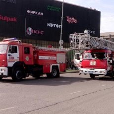 В Шымкенте не все автомобилисты уступают дорогу пожарным машинам Пожарные учения