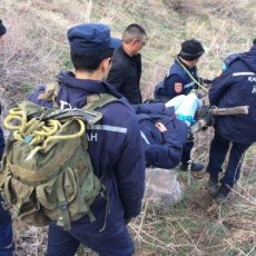 В горах Южного Казахстана спасли парня и девушку В горах Южного Казахстана спасли парня и девушку