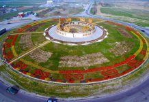 Шымкент в цветущих тюльпанах с высоты птичьего полета Шымкент в цветущих тюльпанах с высоты птичьего полета