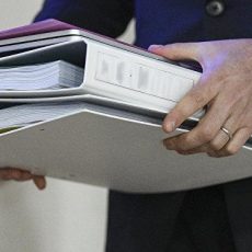 Задержан один из адвокатов, участвовавший в «деле журналистов» Дело. Документы. Тома