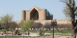 Вопрос по сносу домов возле мавзолея Кожа Ахмета Яссауи будет решаться в суде