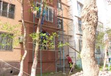 В Шымкенте обновляют фасады многоэтажек В Шымкенте обновляют фасады многоэтажек