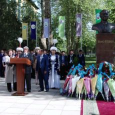 В Шымкенте высший колледж новых технологий назван именем Манапа Утебаева Высший колледж назван именем Манапа Утебаева