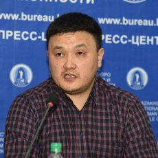 В Шымкенте начался суд над адвокатом мальчика из поселка Абай Курмангазы Мусир