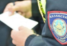 В Тюлькубасском районе дети пожаловались на свою мать Полицейский
