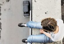 В Шымкенте скончался упавший с пятого этажа мужчина Подростковый суицид