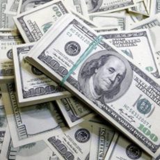 Шымкентца осудили на 5,5 лет за поддельные доллары Доллары
