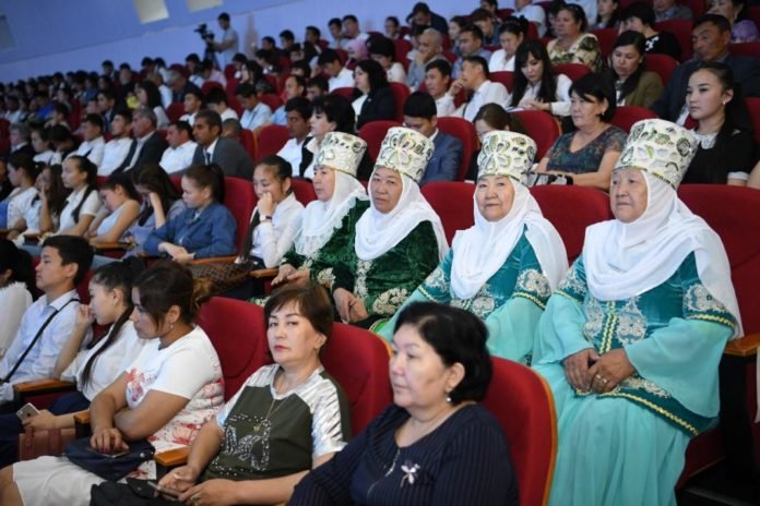 сессия Ассамблеи народа Казахстана