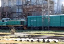 На железнодорожных станциях ЮКО разгорается скандал с бизнесменами Железнодорожный состав. Товарный поезд