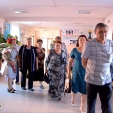 Выпускники 34-ой школы вновь собрались на последний звонок спустя 50 лет Выпускники 34-ой школы вновь собрались на последний звонок спустя 50 лет
