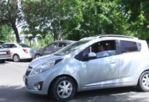 В Шымкенте не прекращаются «дорожные войны» пешеходов и водителей Нарушение ПДД: стоянка на тротуаре