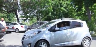 В Шымкенте не прекращаются «дорожные войны» пешеходов и водителей Нарушение ПДД: стоянка на тротуаре