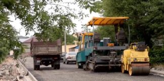 Аким Шымкента назвал внутриквартальные улицы, которые отремонтируют Ремонт дорог в поселке Аксукент