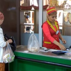 В сети кондитерских «Ладушки» покупателям предлагают эко-пакеты