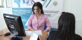 Работники городского центра занятости посетили рабочие места участников программы трудоустройства