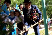 В Абайском районе Шымкента ветеранов поздравили самые юные жители Ветеран ВОВ Тлеумет Кожаназаров посадил с детьми можевельник