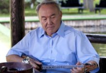 Назарбаев: Домбра — это душа казаха Назарбаев