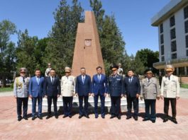 В Шымкенте к 26-летию казахстанской полиции открыли памятник