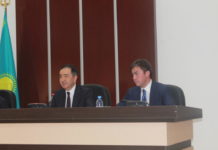 Шымкентцы встретили Габидуллу Абдрахимова овациями два акима