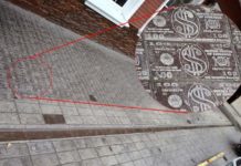 По стодолларовым купюрам в Шымкенте ходят пешеходы сто долларов