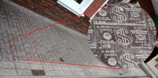 По стодолларовым купюрам в Шымкенте ходят пешеходы сто долларов