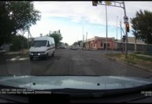 В погоне за пассажирами две маршрутки в Шымкенте устроили настоящую байгу В погоне за пассажирами две маршрутки в Шымкенте устроили настоящую байгу