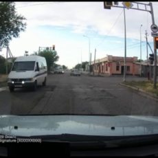 В погоне за пассажирами две маршрутки в Шымкенте устроили настоящую байгу В погоне за пассажирами две маршрутки в Шымкенте устроили настоящую байгу