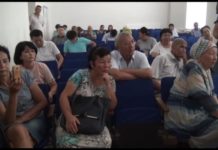 Учителя Сарыагашского района устроили сход в акимате, чтобы их услышали Учителя Сарыагашского района устроили сход, чтобы решить свои проблемы
