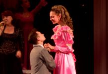 «Карусель» закрыла 88 театральный сезон русского драмтеатра Карусель