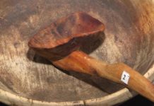 В выставочном центре собрали сакральные экспонаты со всей ЮКО Выставка