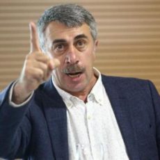 Доктор Комаровский проголосовал на выборах Украины в Нур-Султане