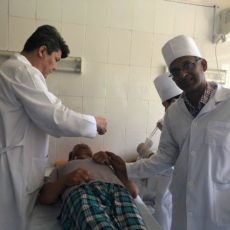 В Туркестанской области врачи из разных стран мира принимают пациентов врачи