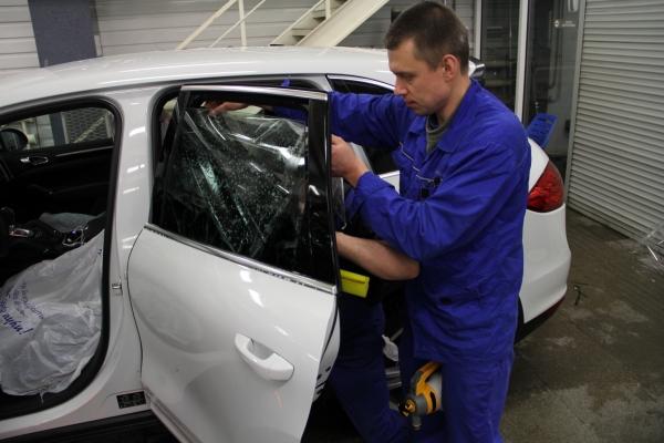 В Узбекистане разрешили тонирование стекол автомобилей