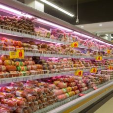 Опасную для здоровья российскую колбасу изымают с прилавков в Казахстане колбасы